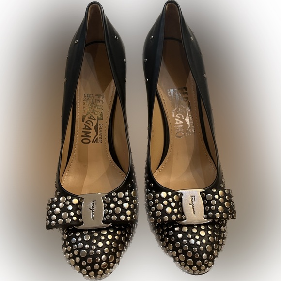 Salvatore Ferragamo Sea Silver Dotted Black Heels - Picture 2 of 3